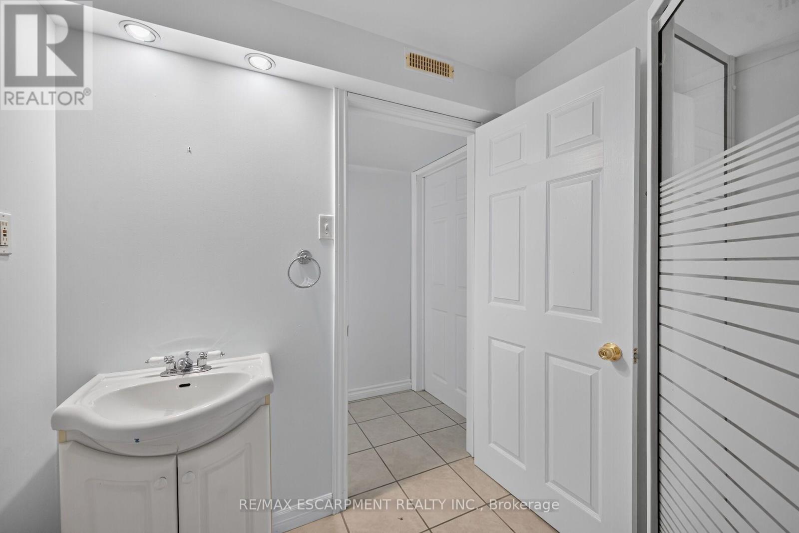 21 SPRINGGARDEN CRESCENT - 36