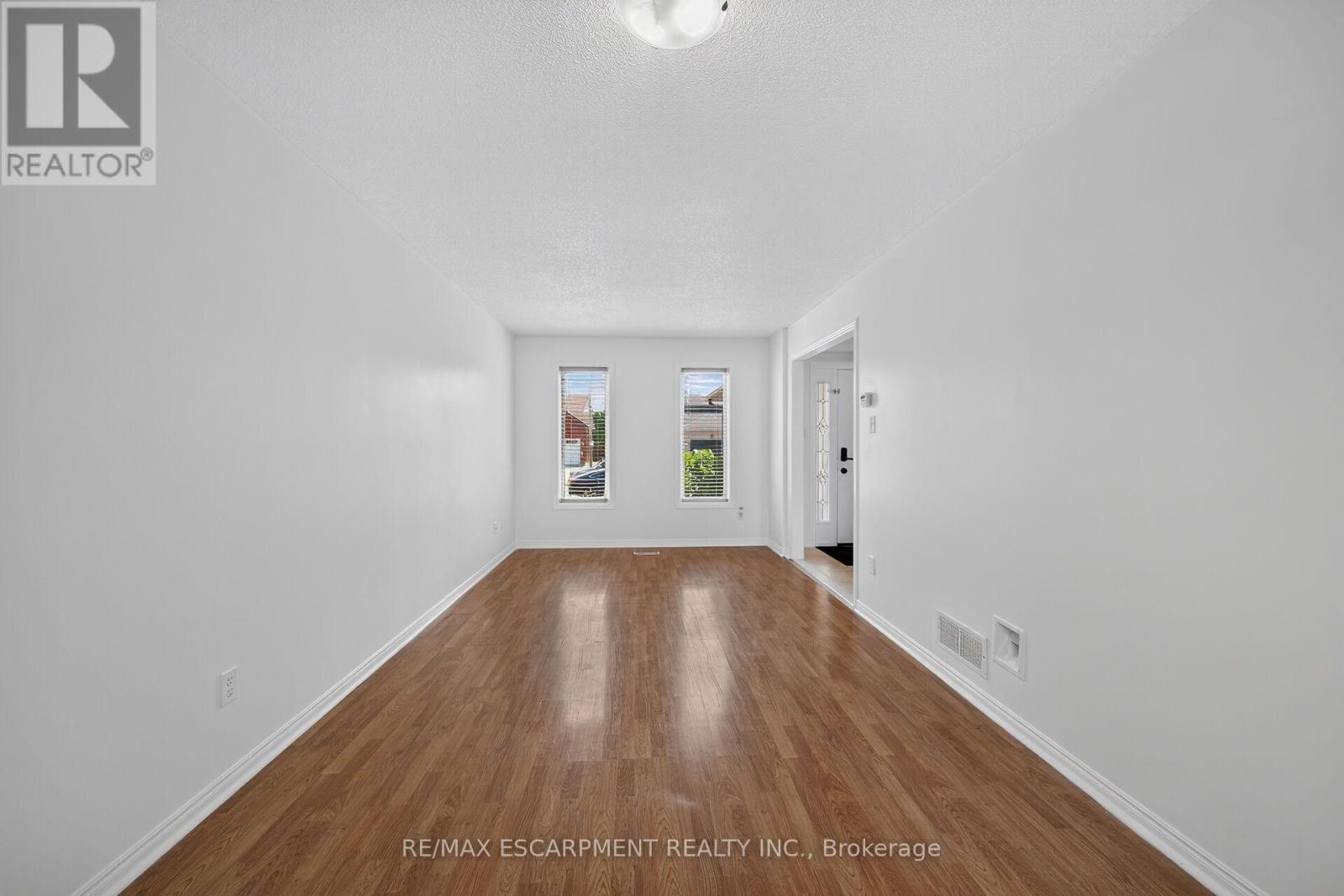 21 SPRINGGARDEN CRESCENT - 7