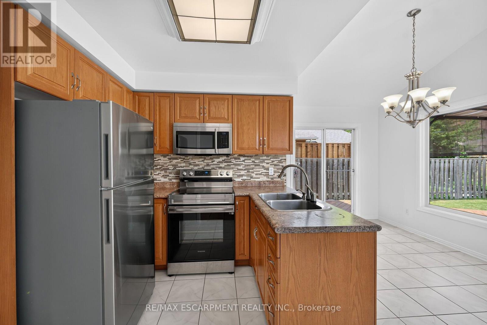 21 SPRINGGARDEN CRESCENT - 8