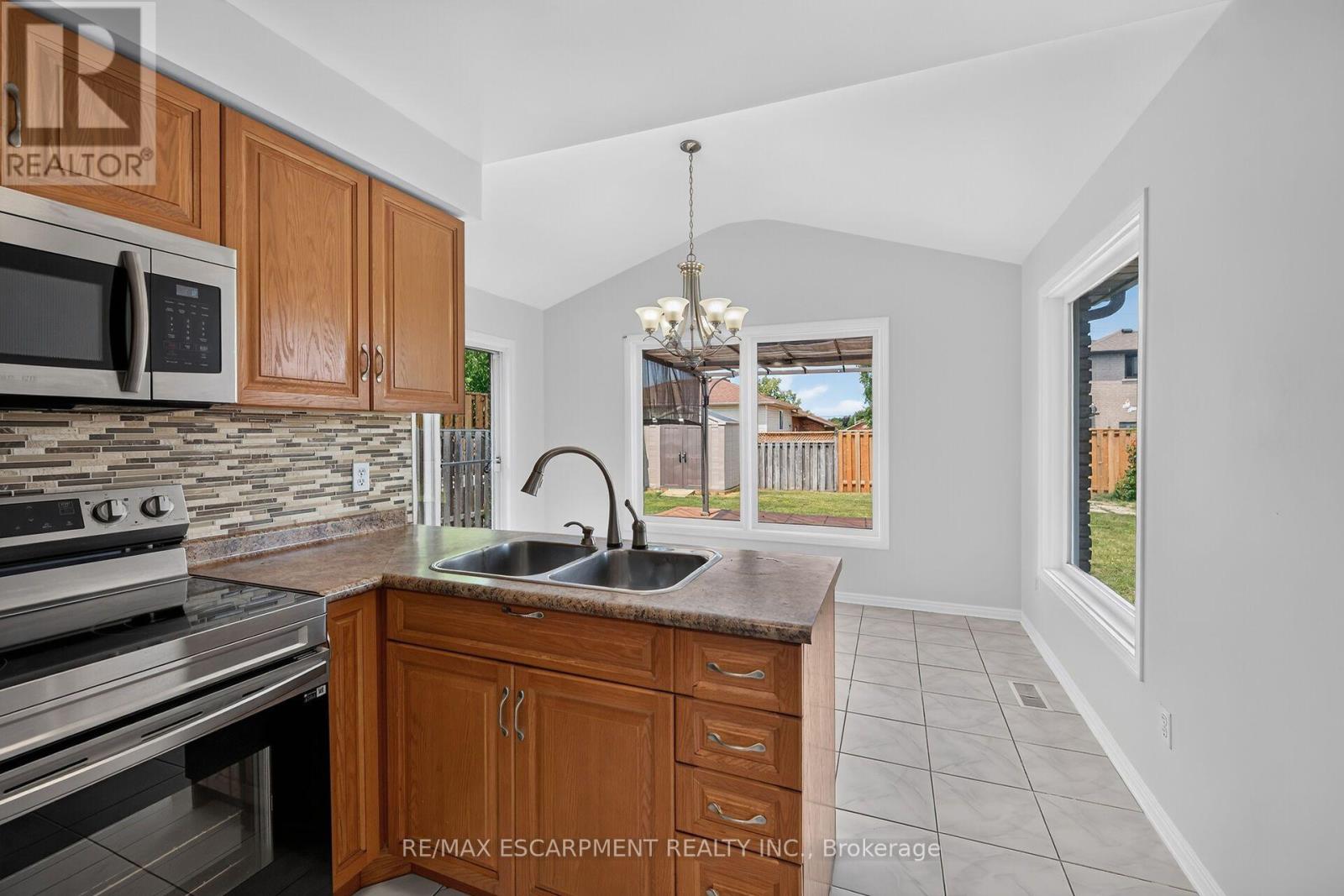 21 SPRINGGARDEN CRESCENT - 9