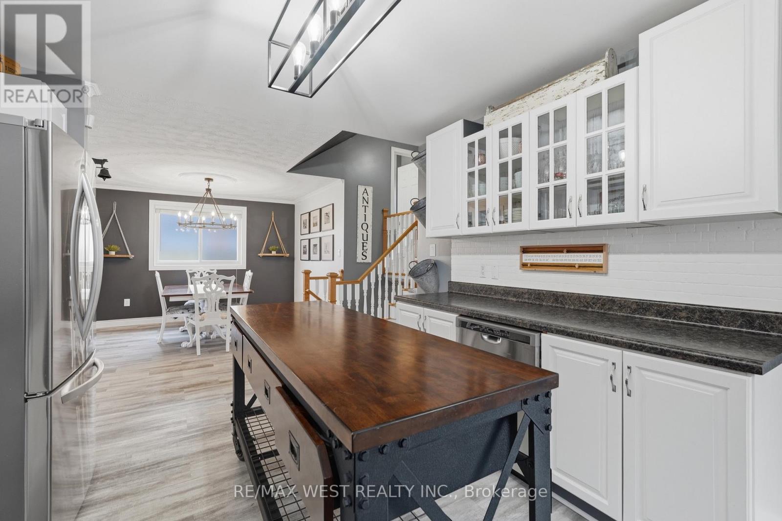 515 BERKINDALE DRIVE - 13