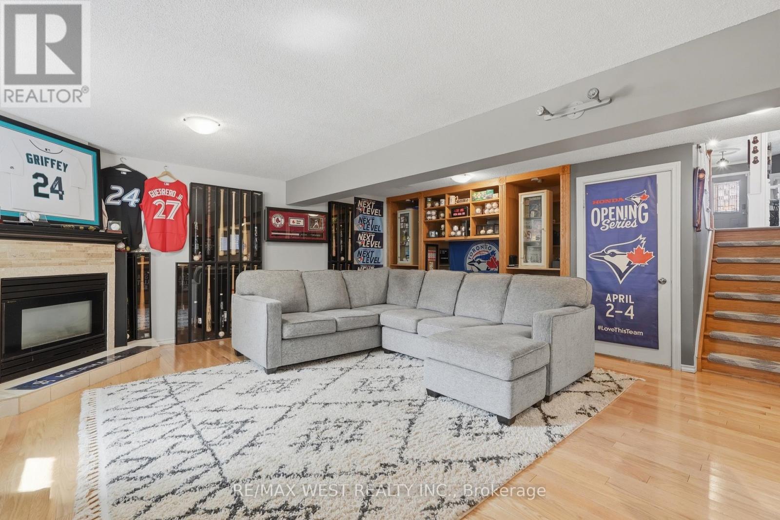 515 BERKINDALE DRIVE - 14