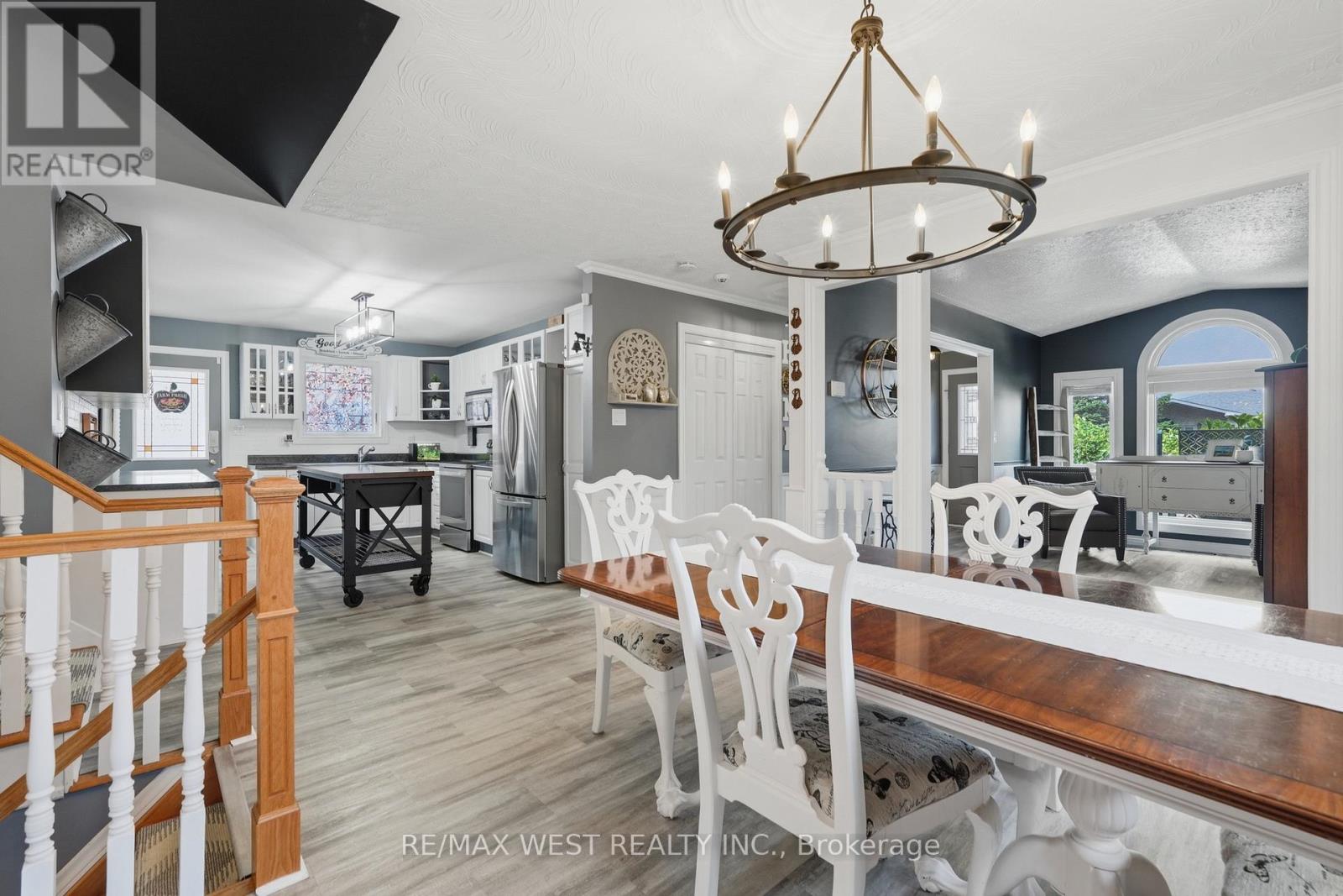 515 BERKINDALE DRIVE - 5