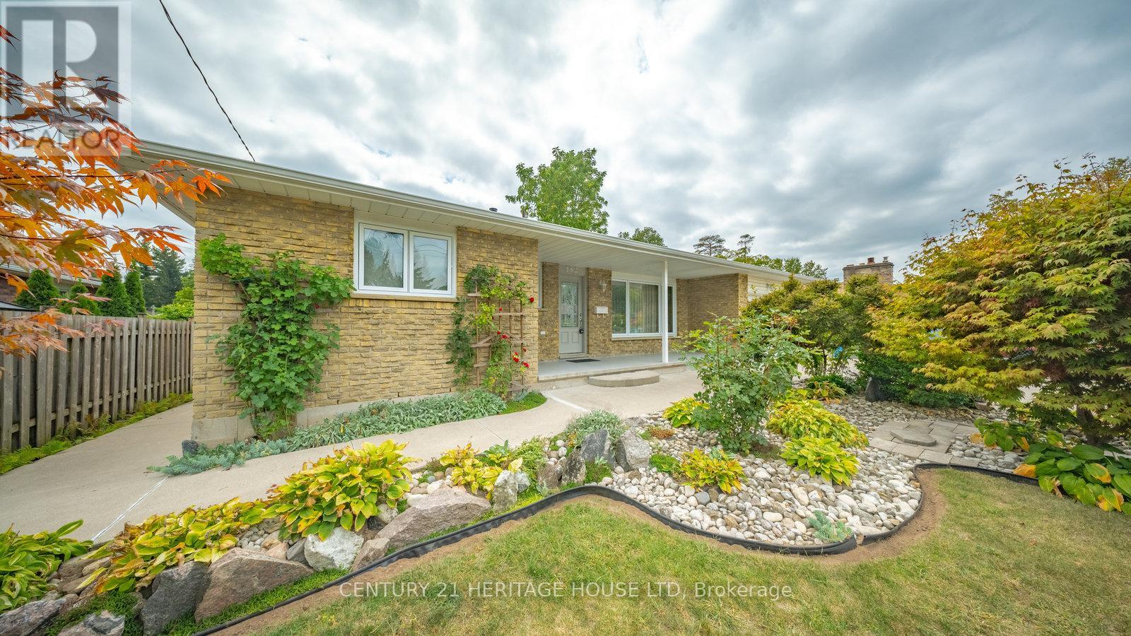 162 VICTORIA STREET - 1