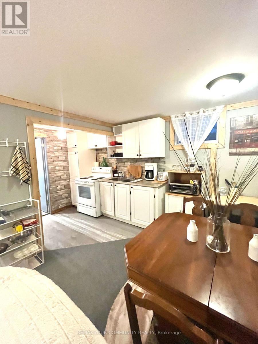 42 SPRUCEDALE STREET - 19