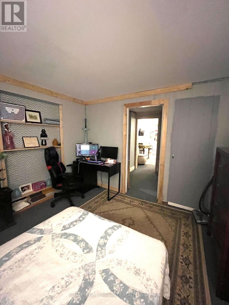 42 SPRUCEDALE STREET - 21