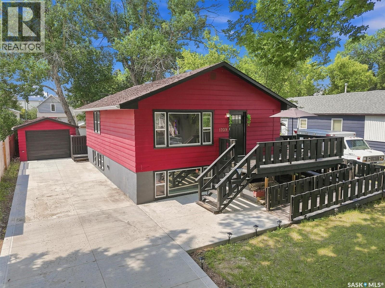 1709 2nd AVENUE N - 1