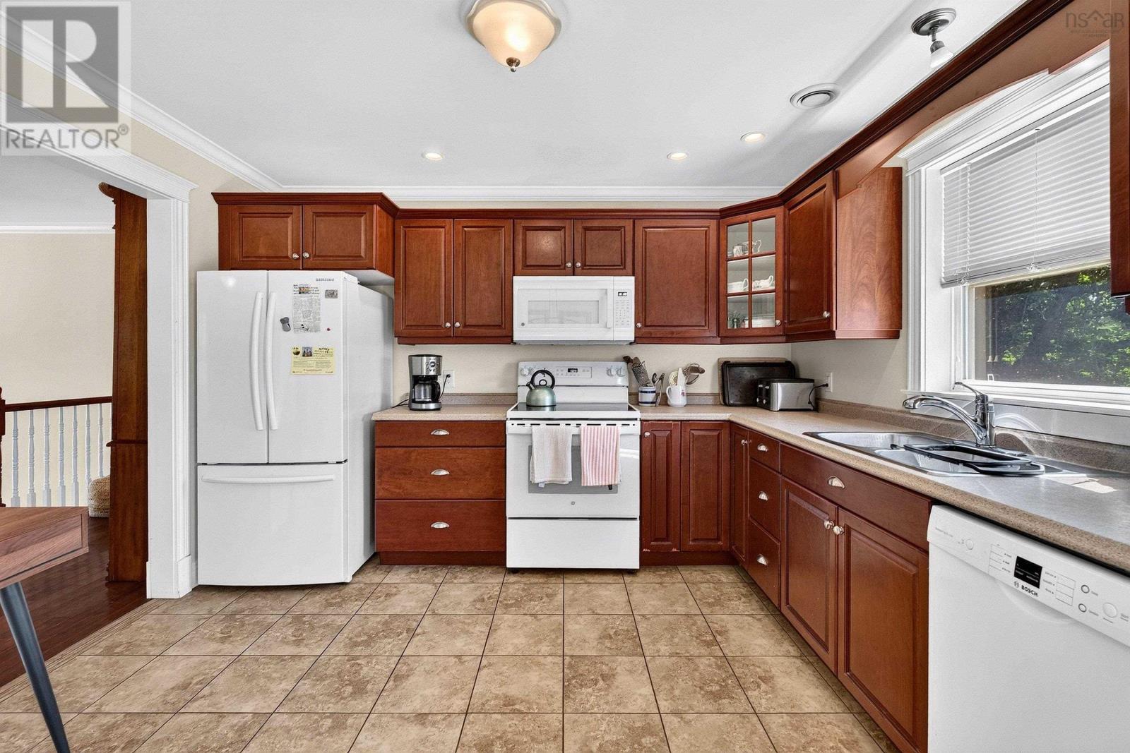 355 College Road - 13