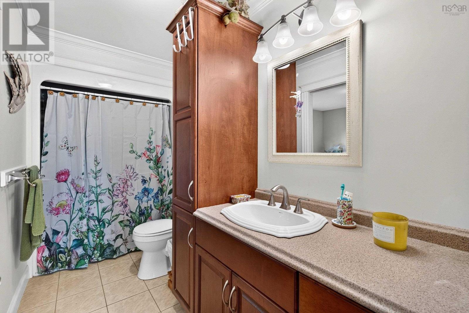 355 College Road - 17