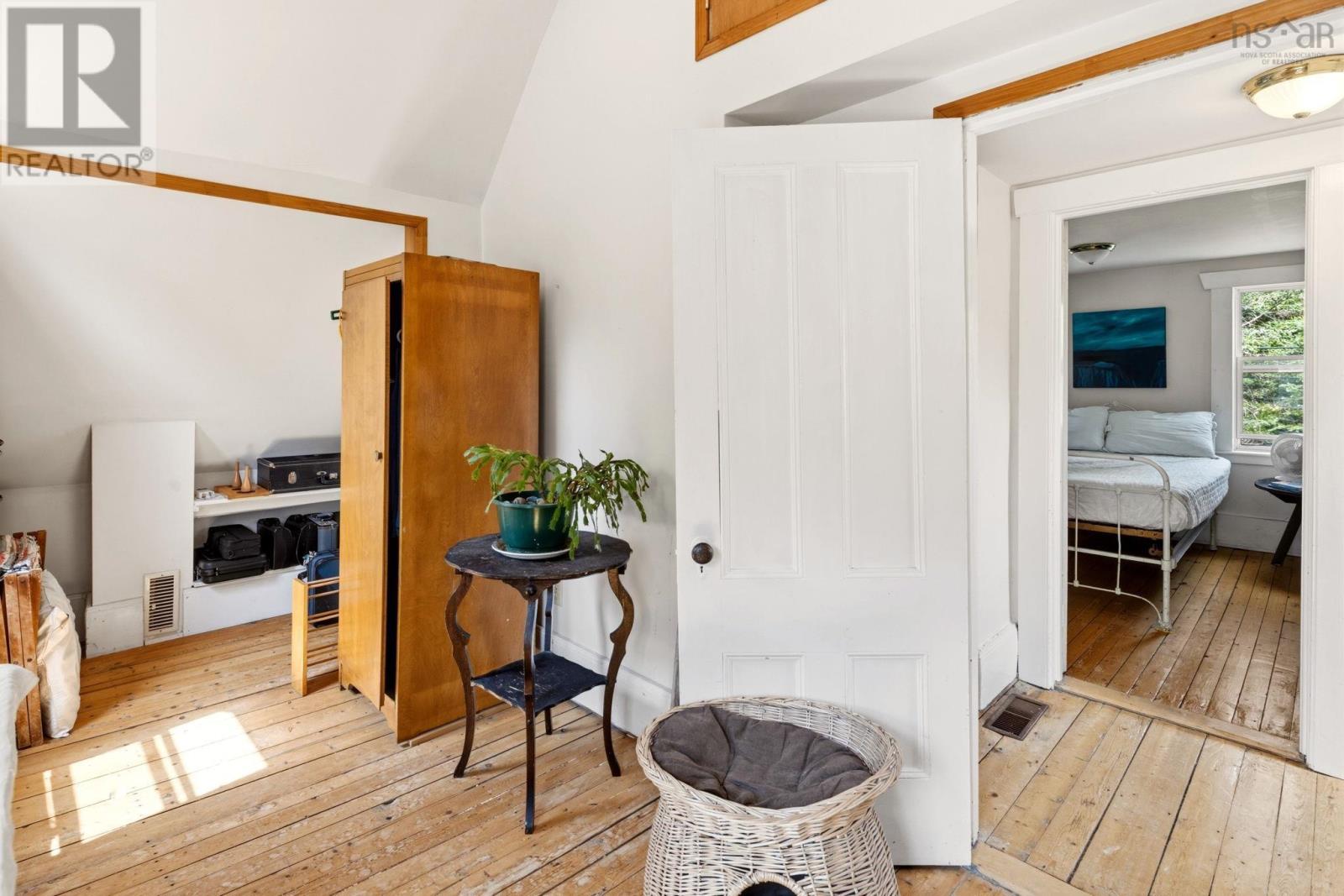 6864 St Margarets Bay Road - 21