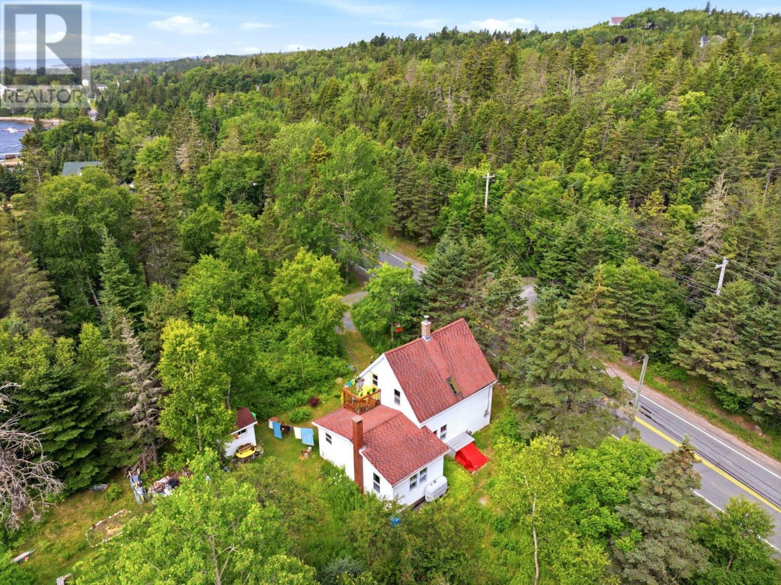 6864 St Margarets Bay Road - 34