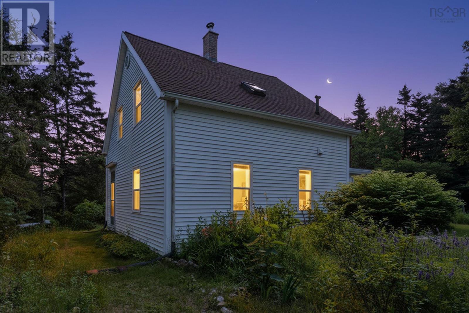 6864 St Margarets Bay Road - 1