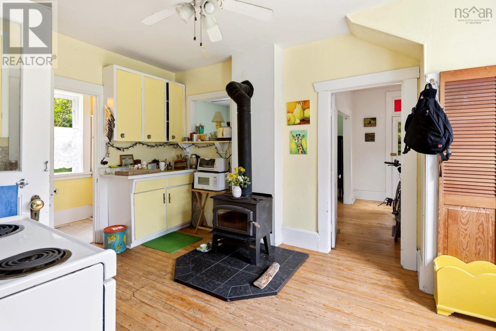6864 St Margarets Bay Road - 7