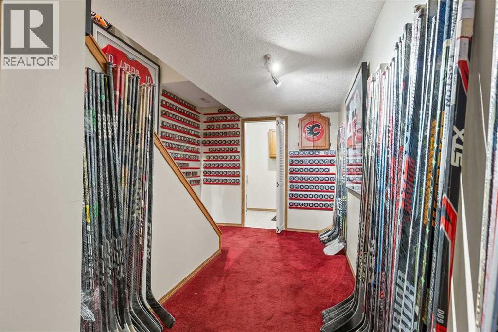 158 Saratoga Close NE - 29