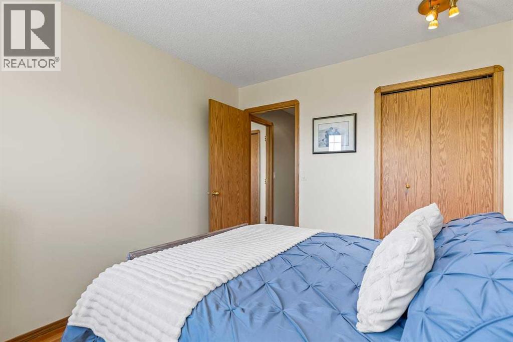 158 Saratoga Close NE - 22