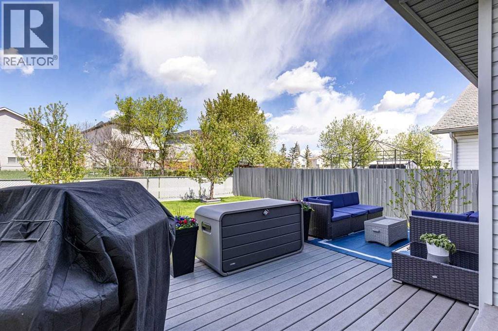 158 Saratoga Close NE - 32