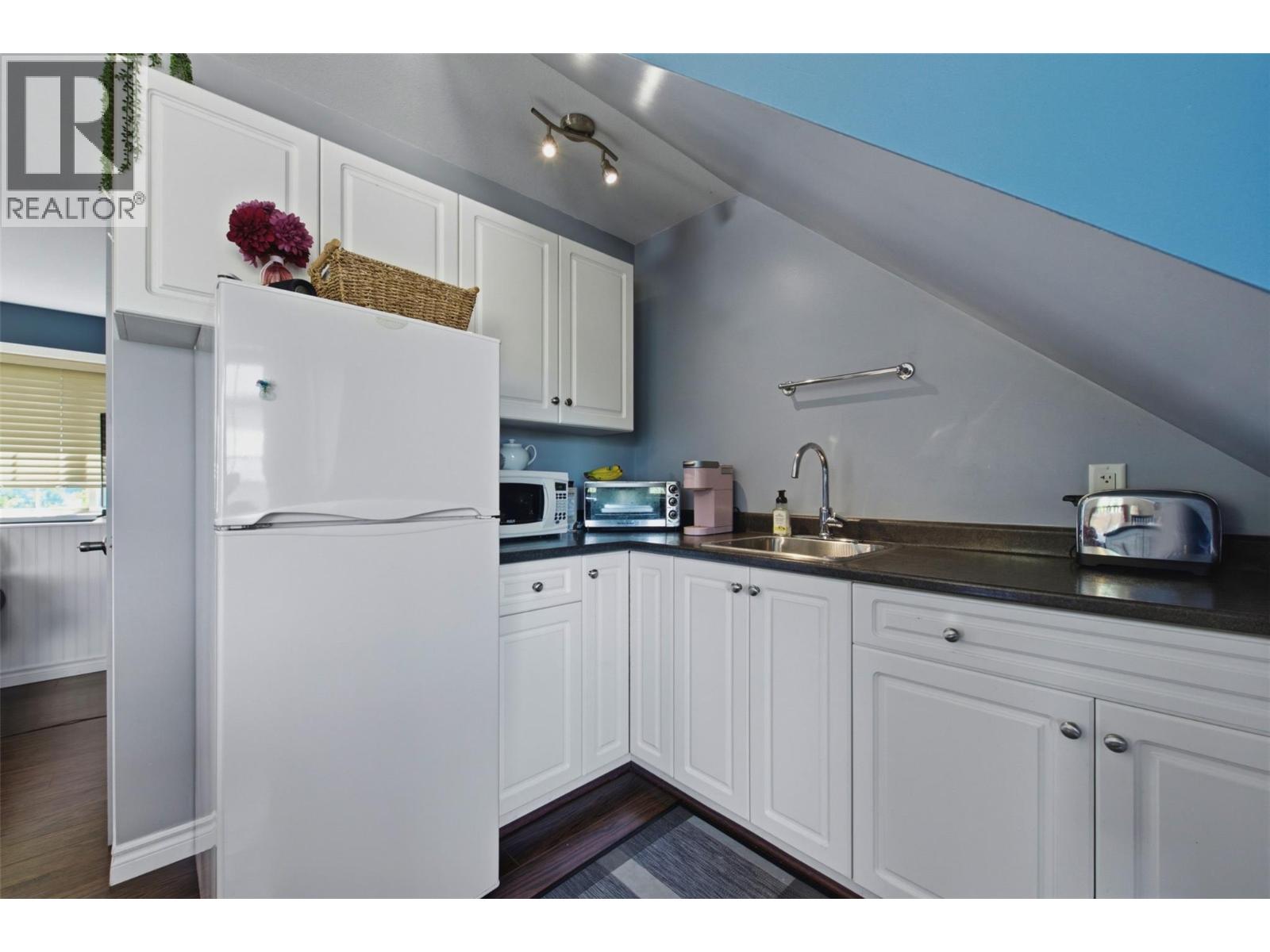 2249 Wilkinson Street - 48