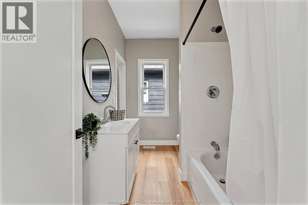1588 Tecumseh ROAD West - Image 16