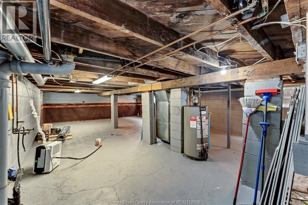 1588 Tecumseh ROAD West - Image 19