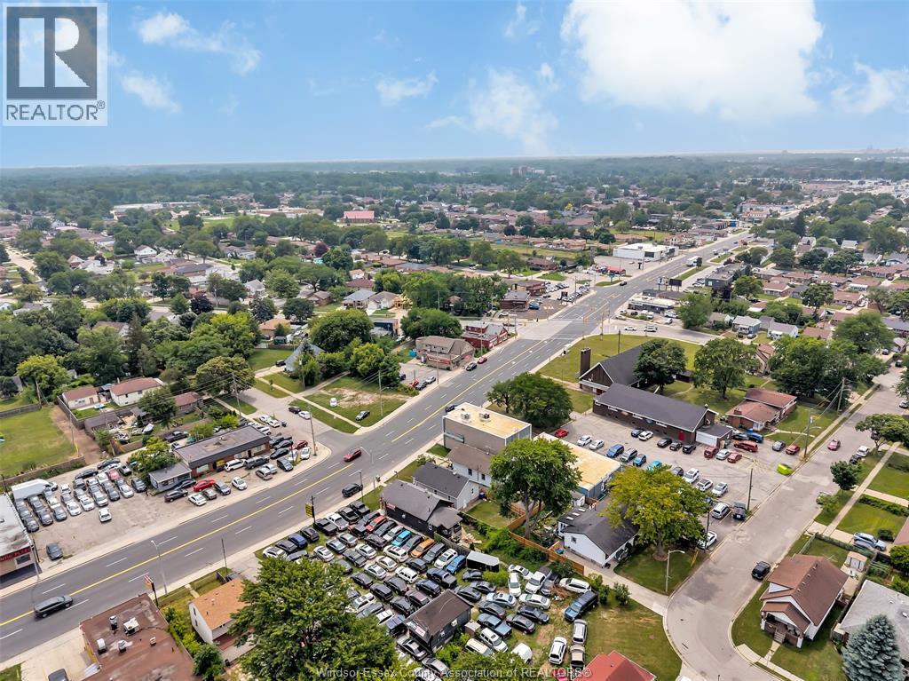1588 Tecumseh ROAD West - Image 29