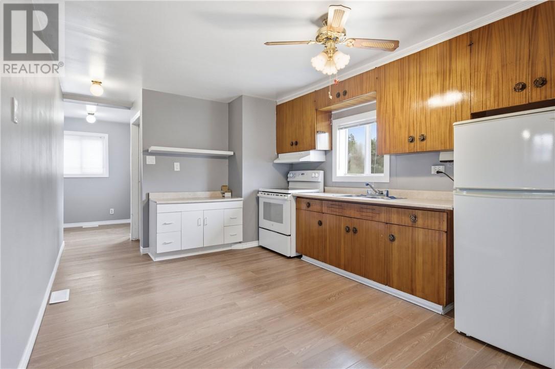 923 HIGHWAY 17 E - 2