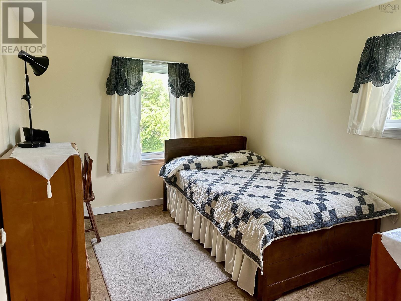 14 MacLaughlin Drive - 27