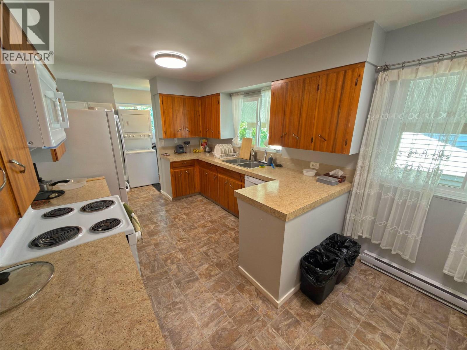 328 Sunset Avenue - 10
