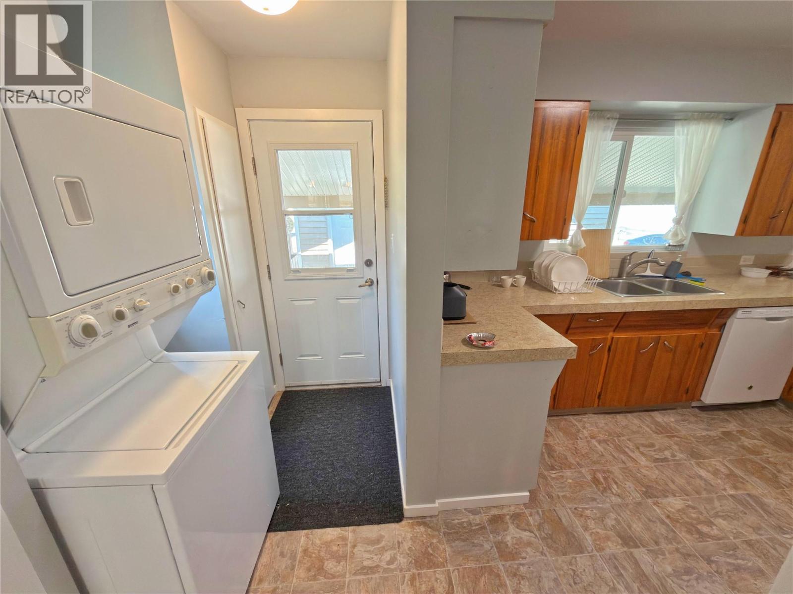 328 Sunset Avenue - 16