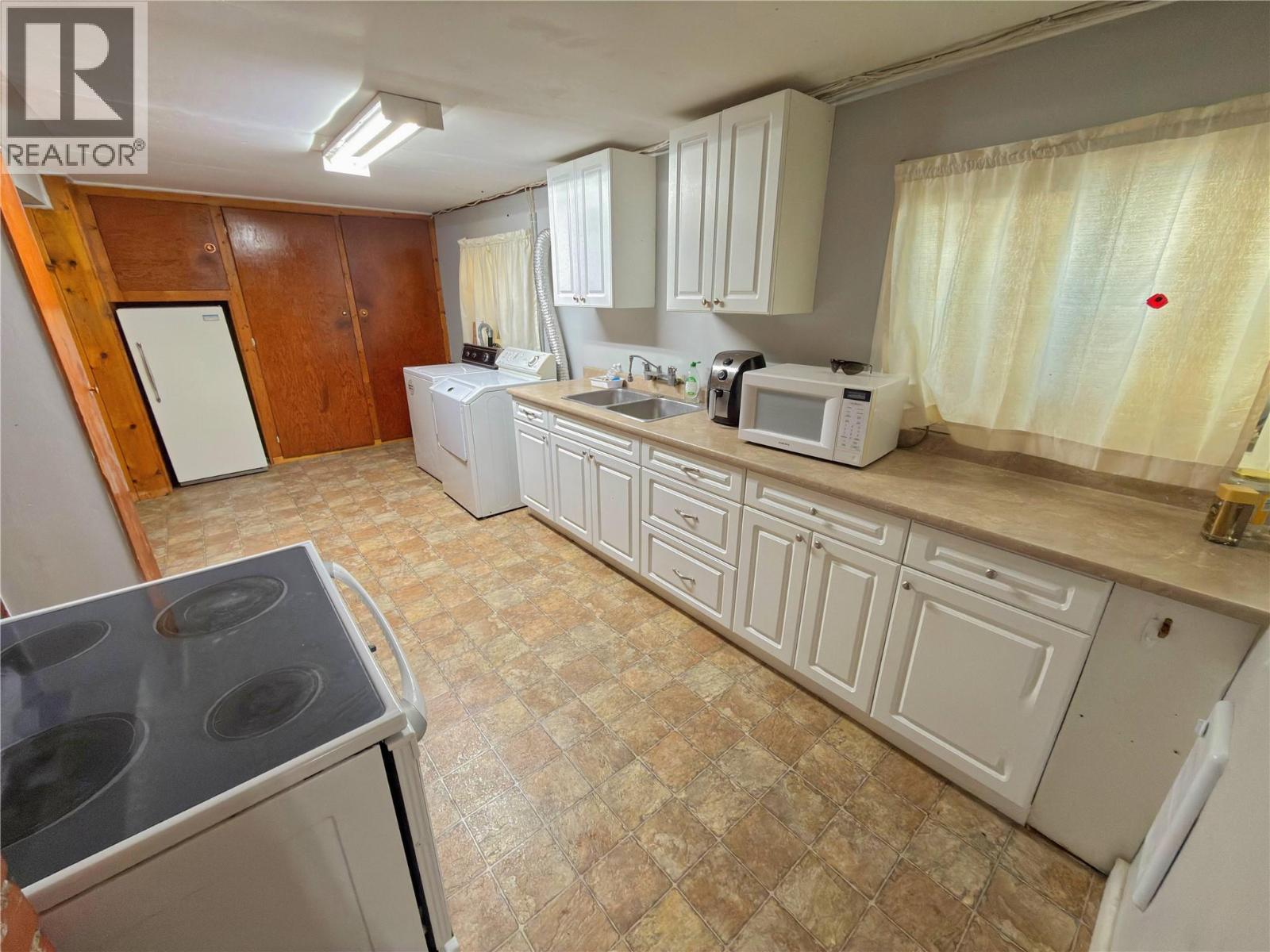 328 Sunset Avenue - 27