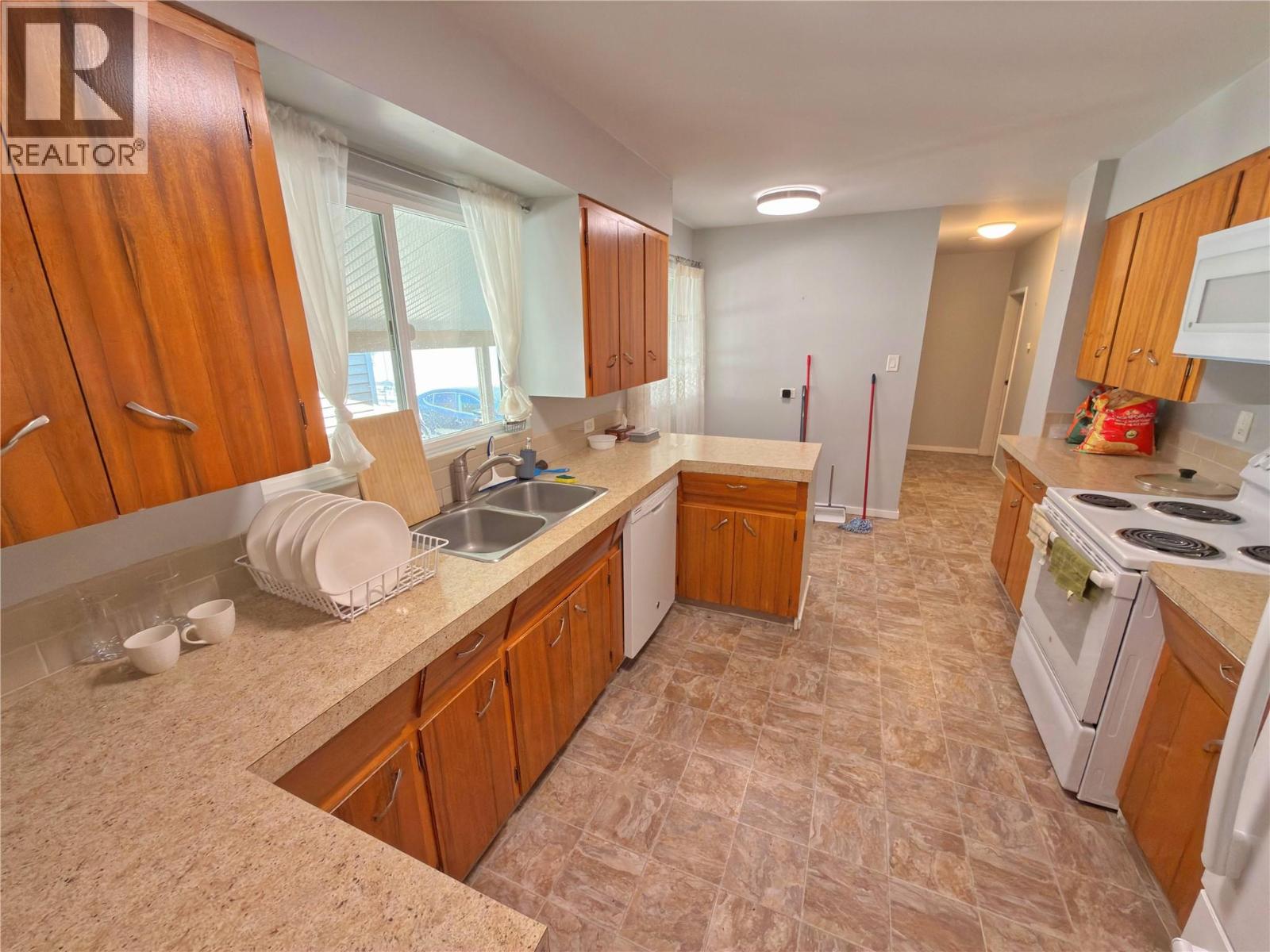 328 Sunset Avenue - 9