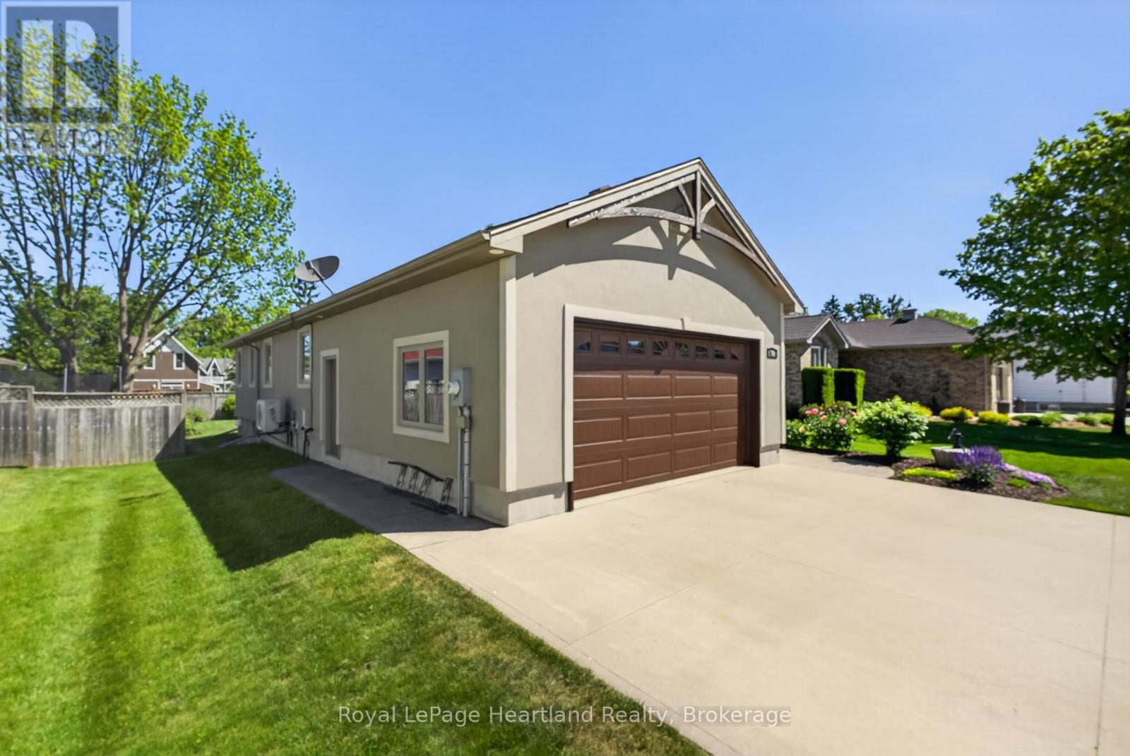 86 HURON STREET W - 3