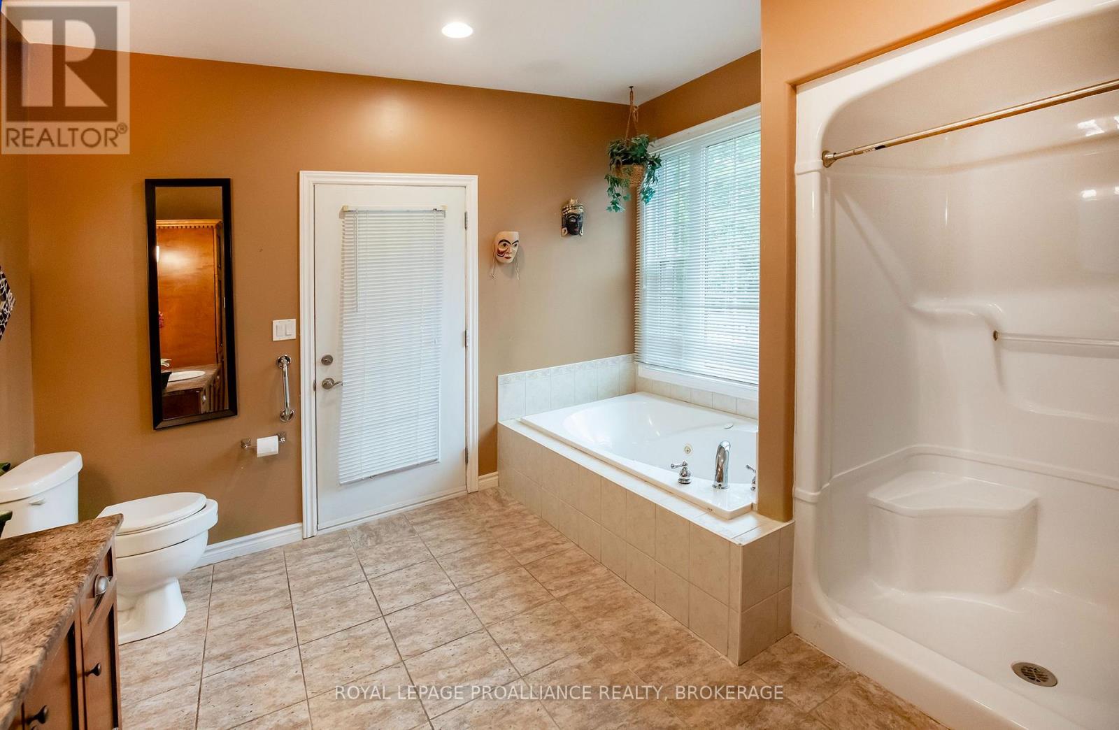 1098 COVERDALE DRIVE - 15