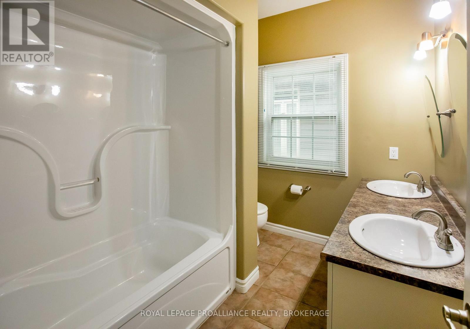 1098 COVERDALE DRIVE - 17
