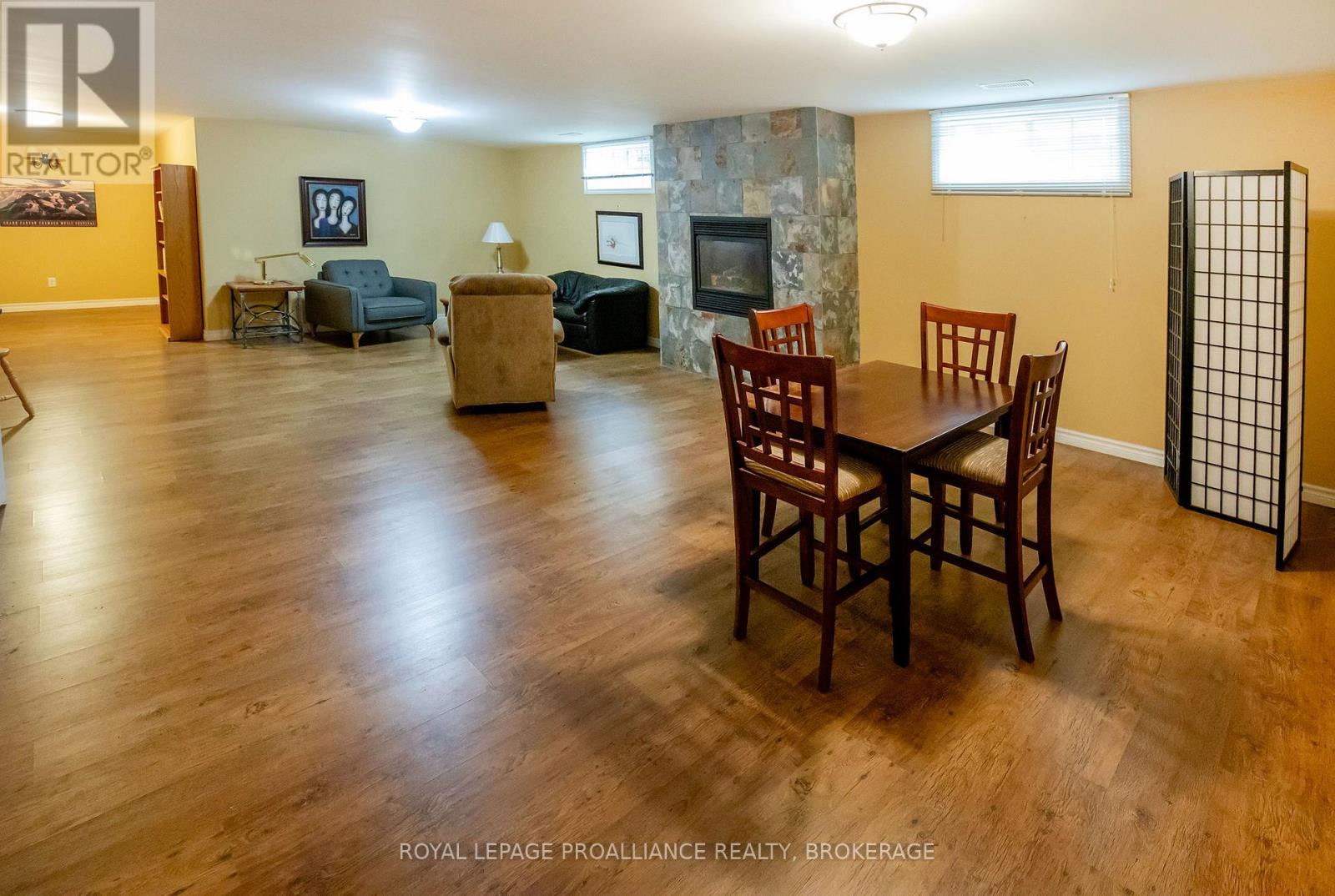 1098 COVERDALE DRIVE - 20