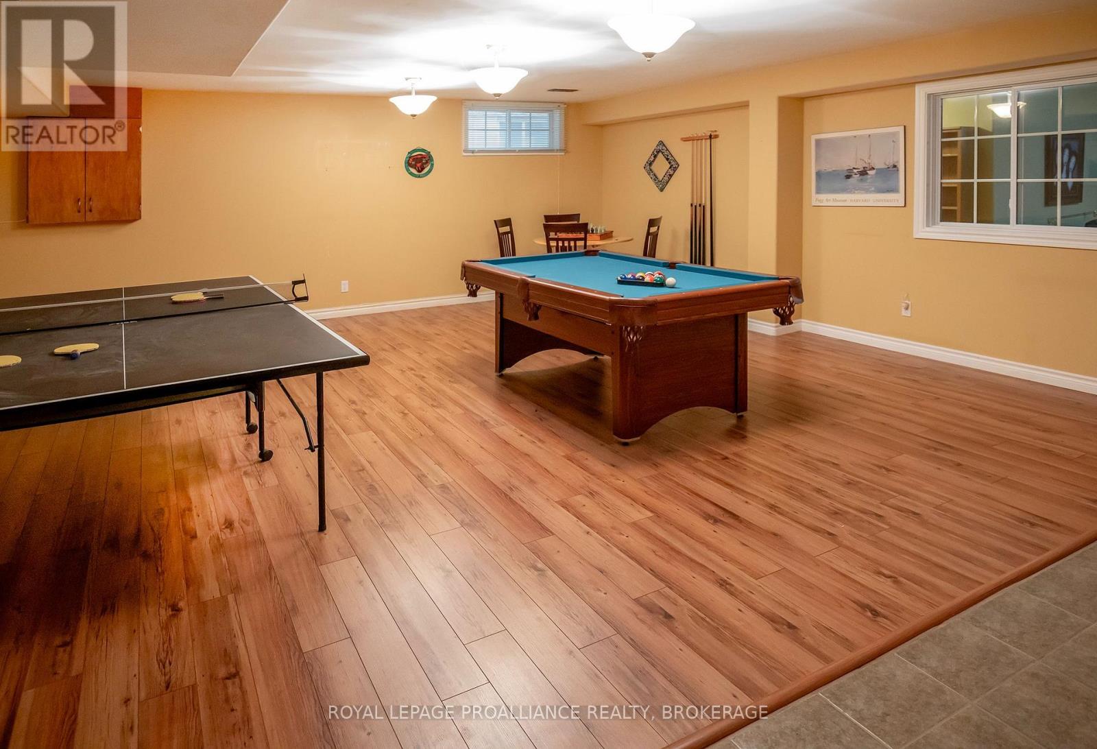 1098 COVERDALE DRIVE - 23