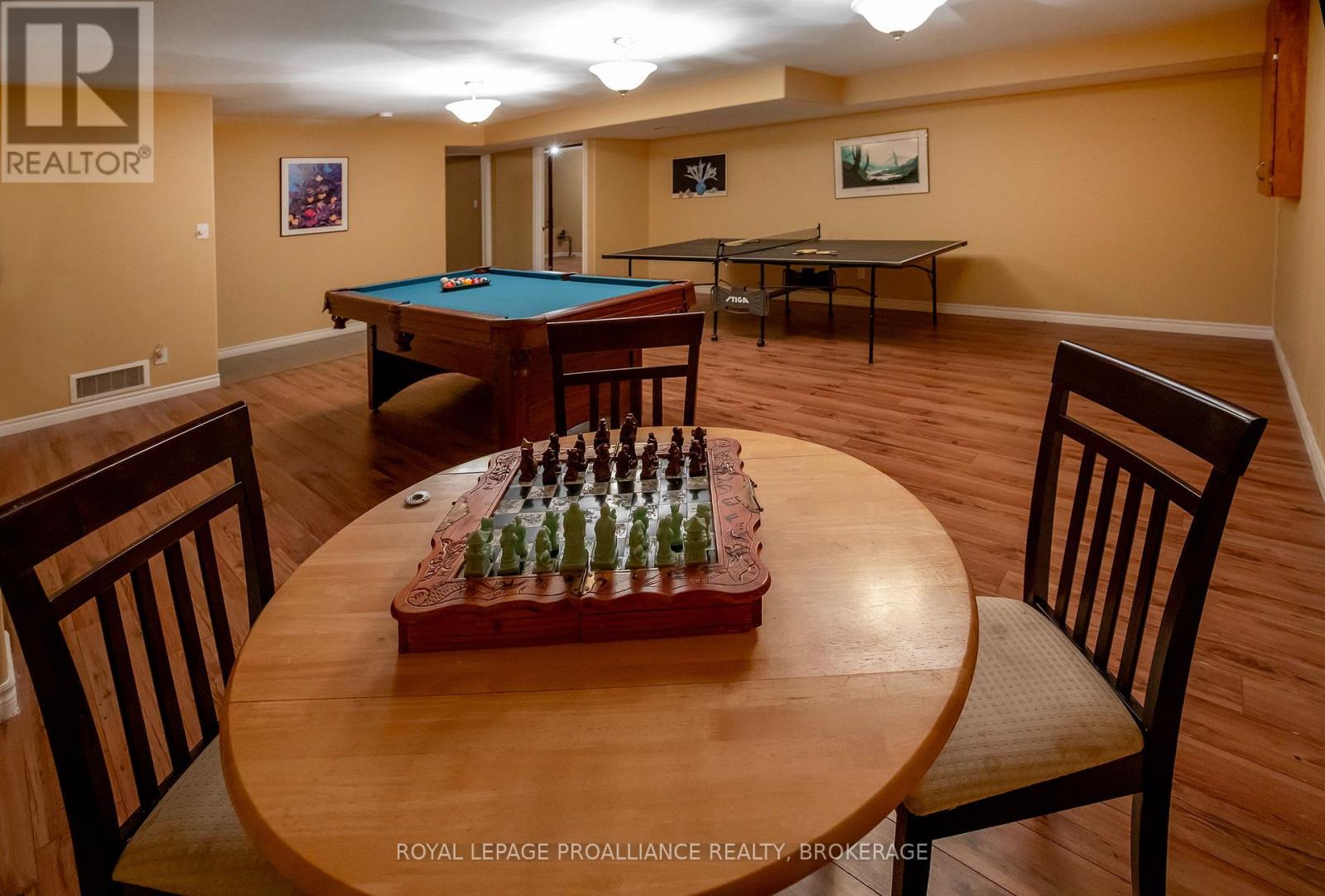 1098 COVERDALE DRIVE - 24
