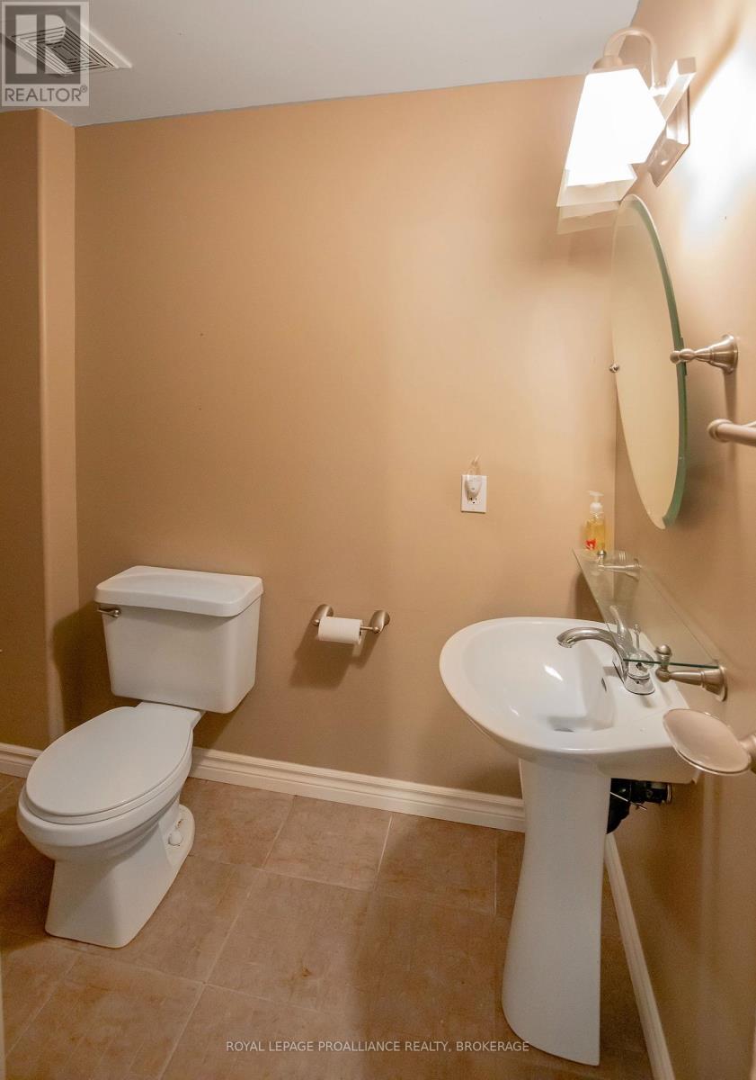 1098 COVERDALE DRIVE - 25