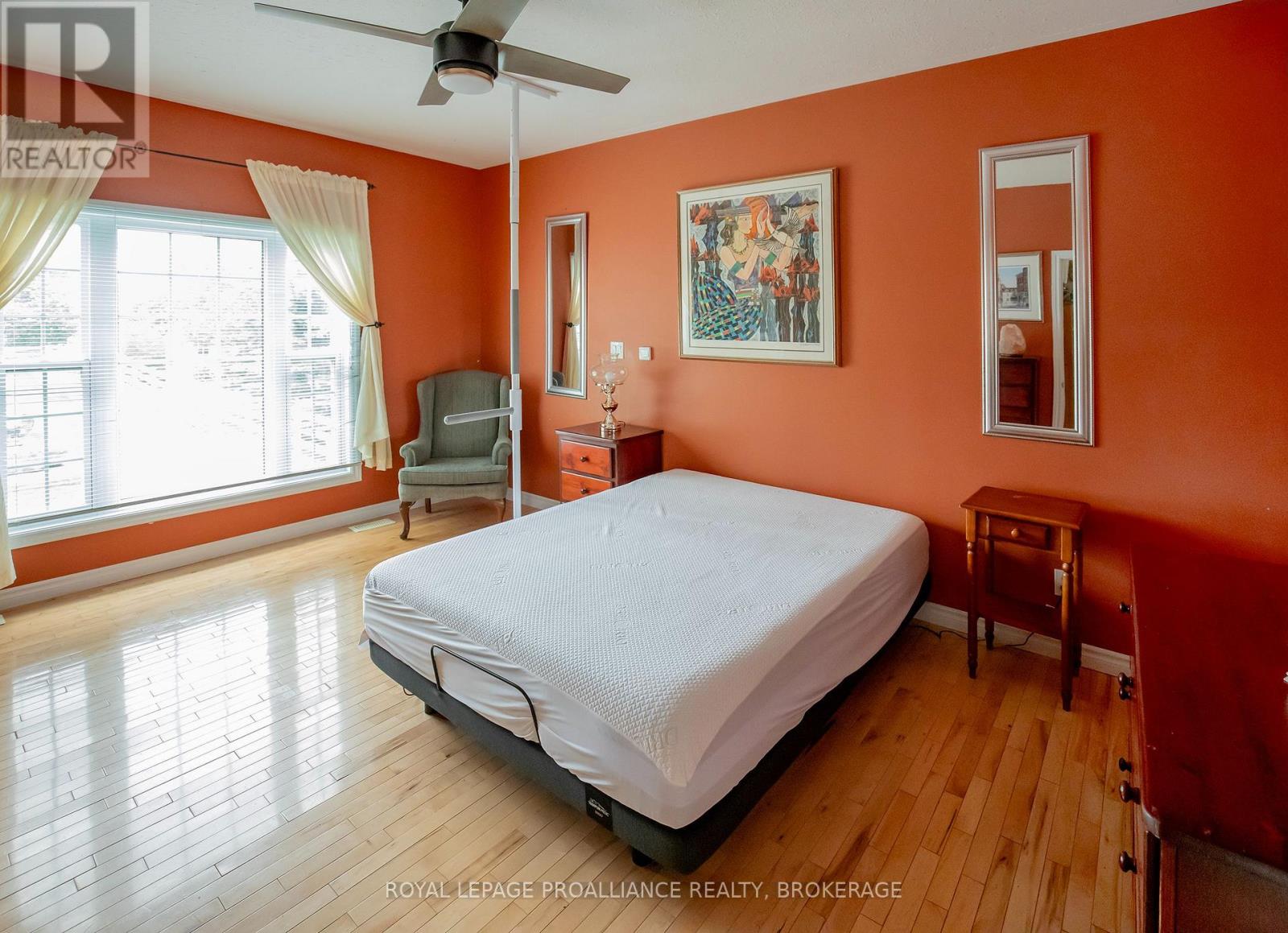 1098 COVERDALE DRIVE - 9