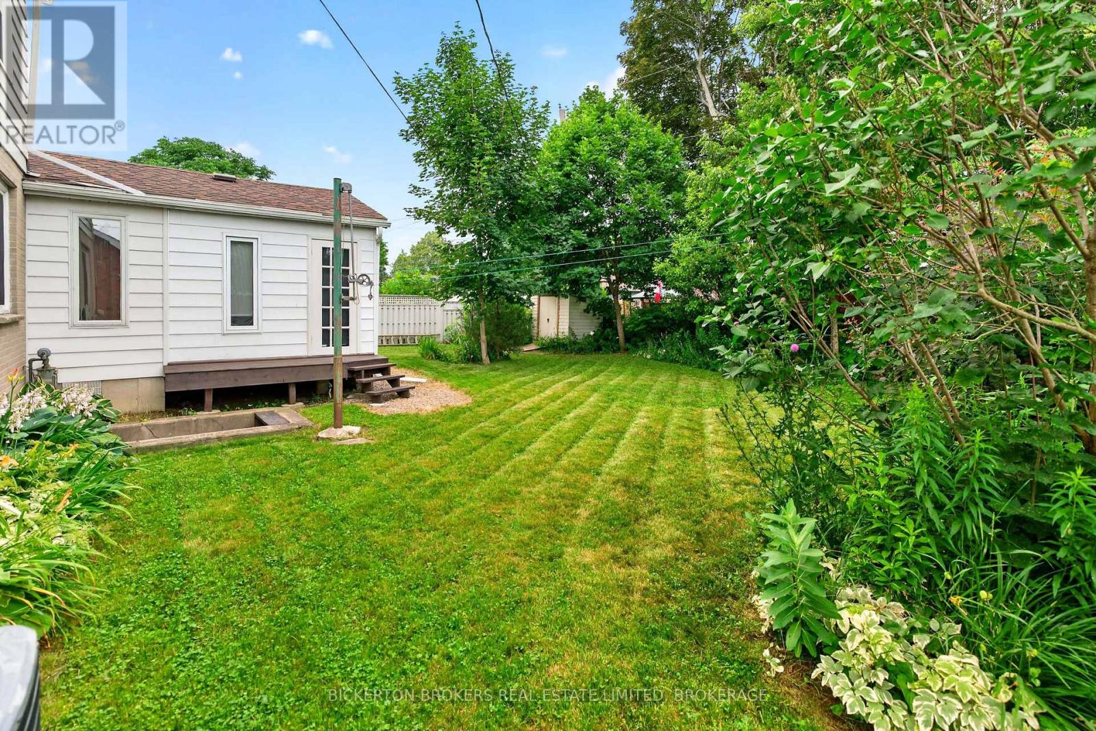 160 ELMWOOD DRIVE - Image 11