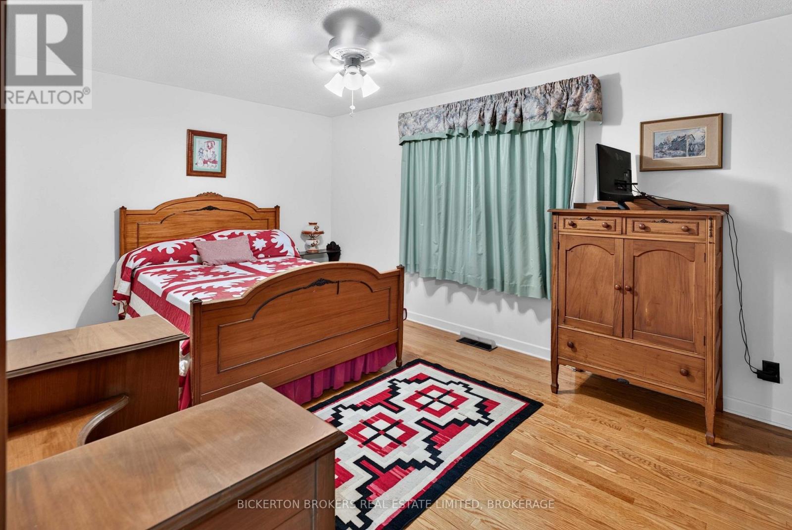 160 ELMWOOD DRIVE - 17