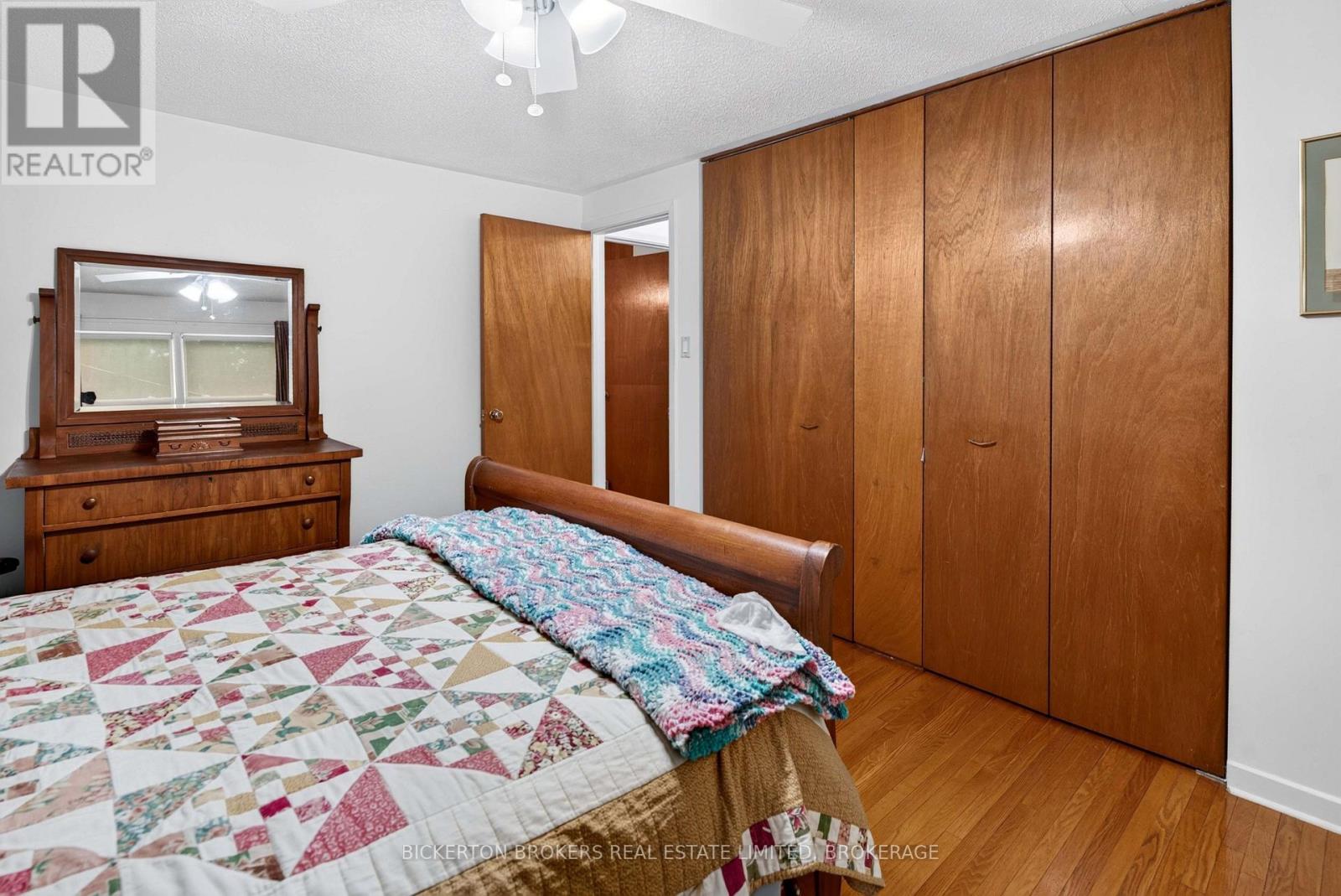 160 ELMWOOD DRIVE - 21