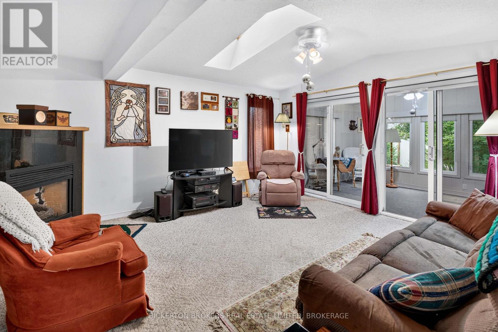 160 ELMWOOD DRIVE - 23