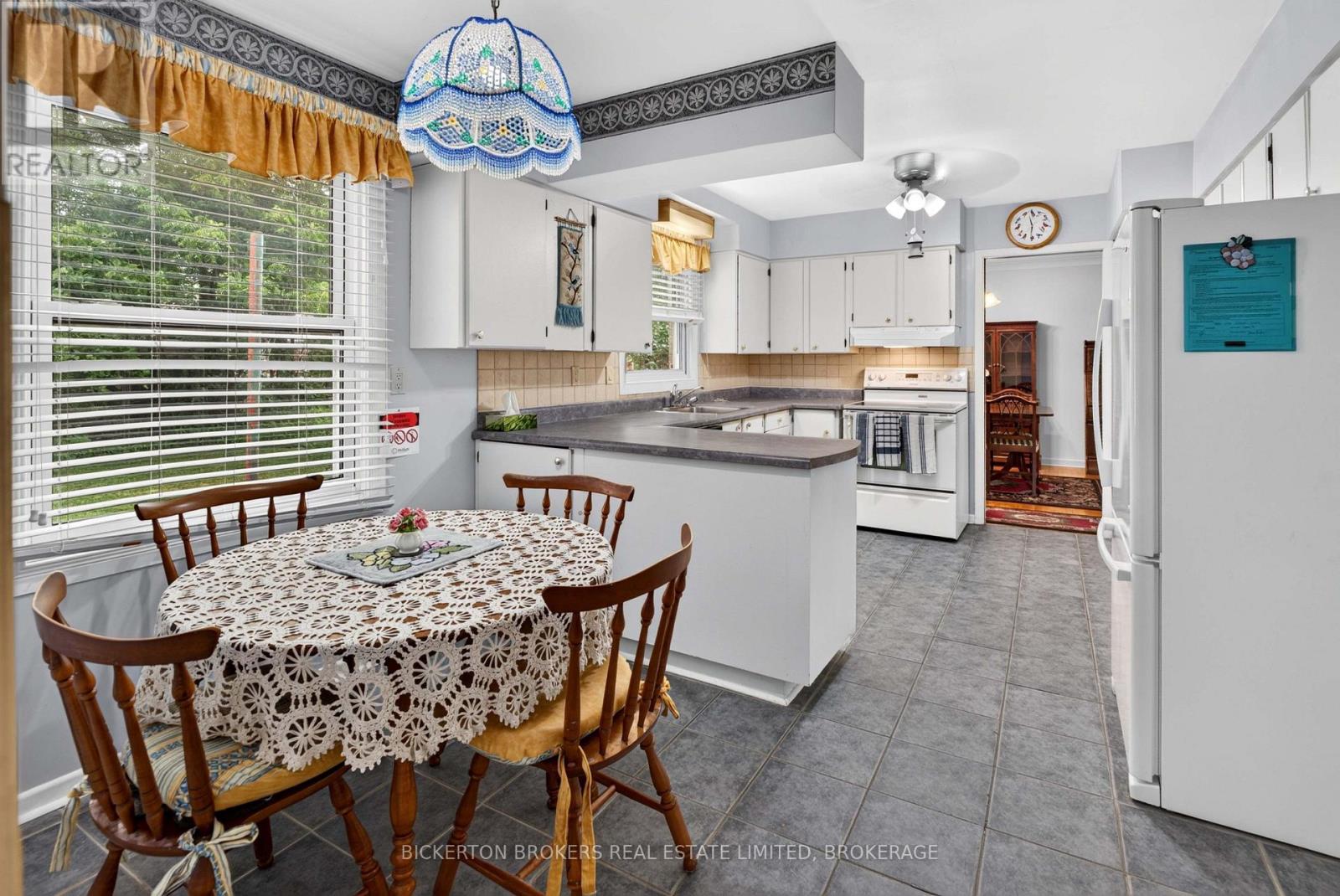 160 ELMWOOD DRIVE - 28