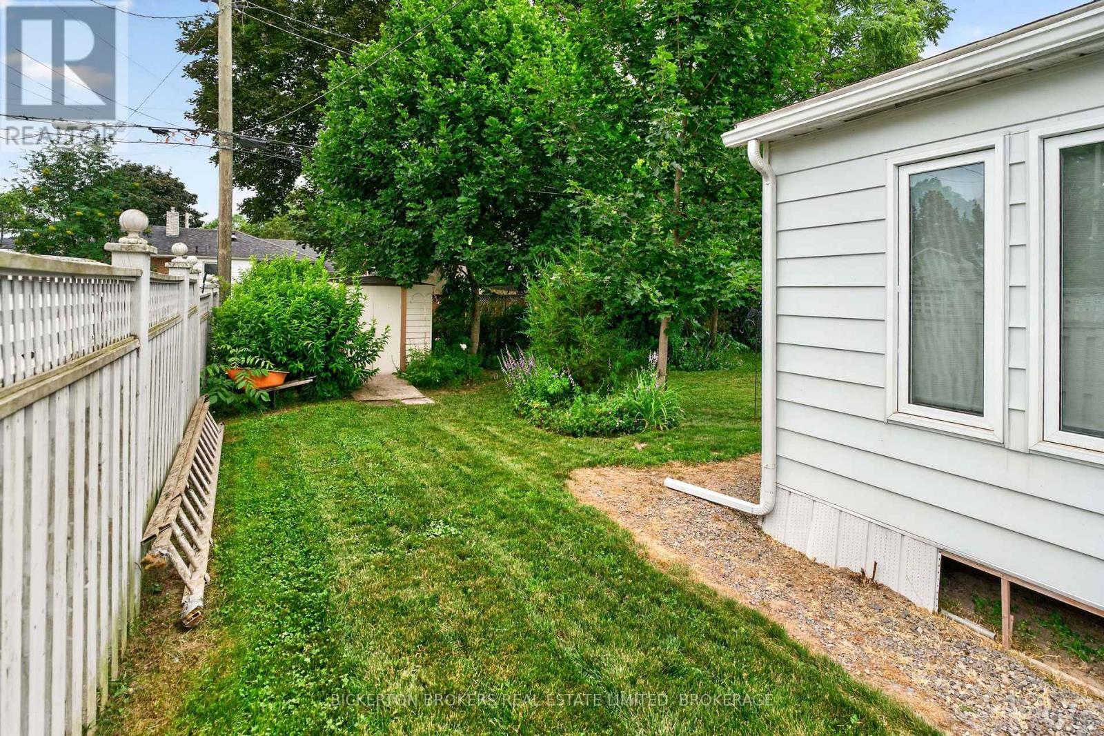160 ELMWOOD DRIVE - Image 4