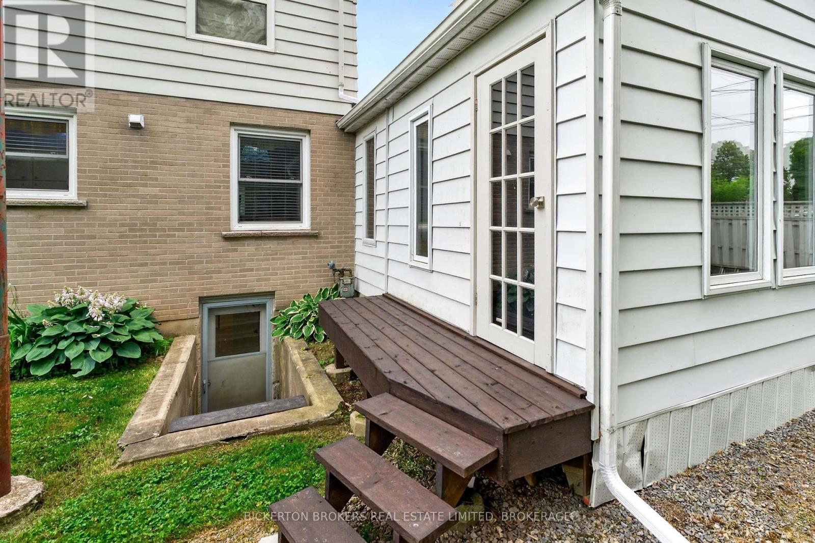 160 ELMWOOD DRIVE - Image 8