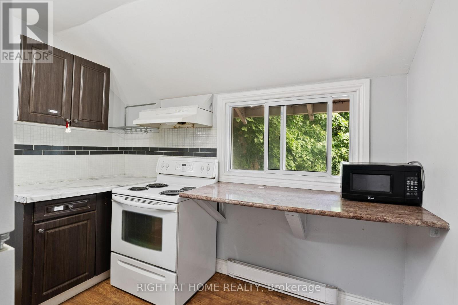 1071.5 FLORENCE STREET - Image 11