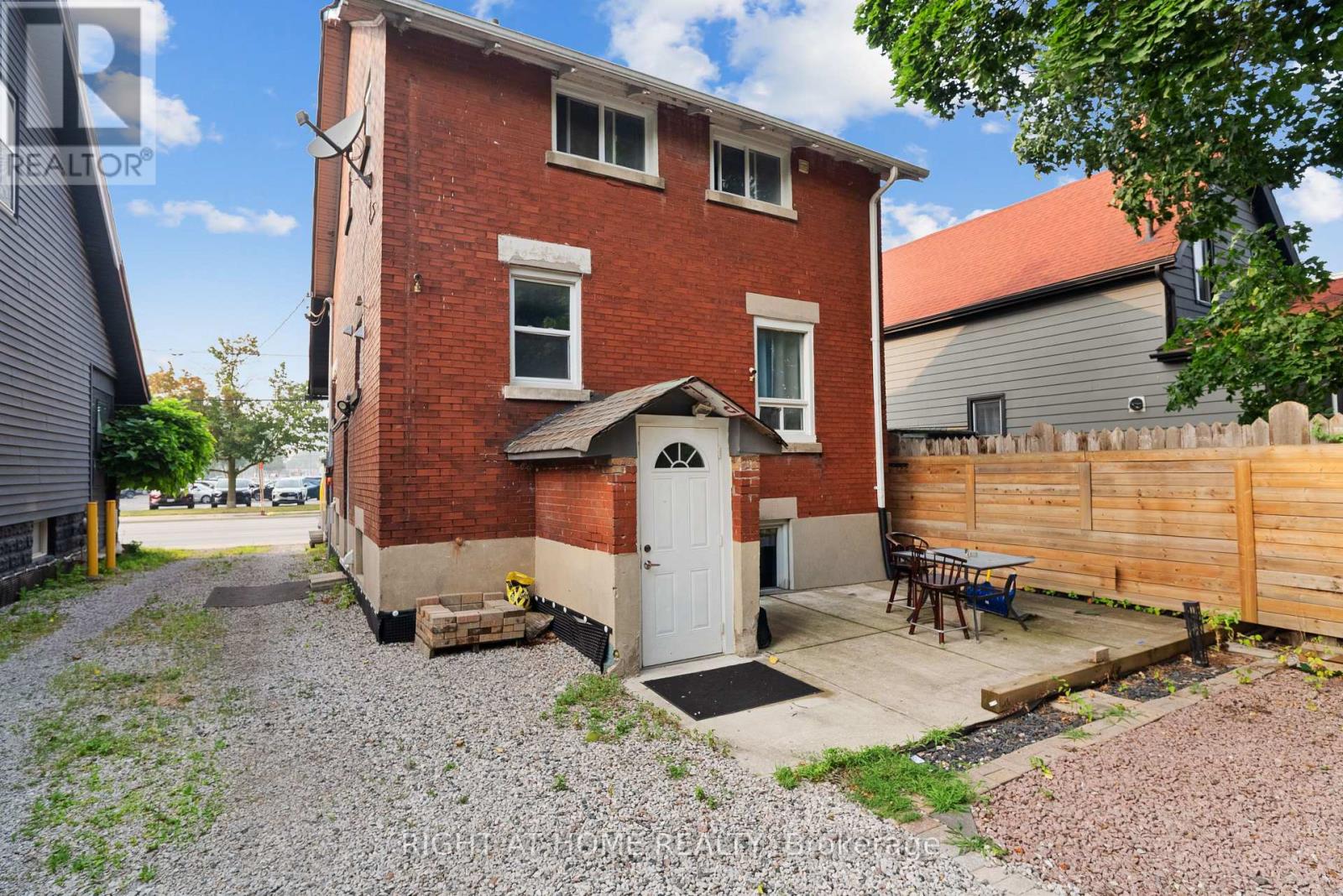 1071.5 FLORENCE STREET - Image 30