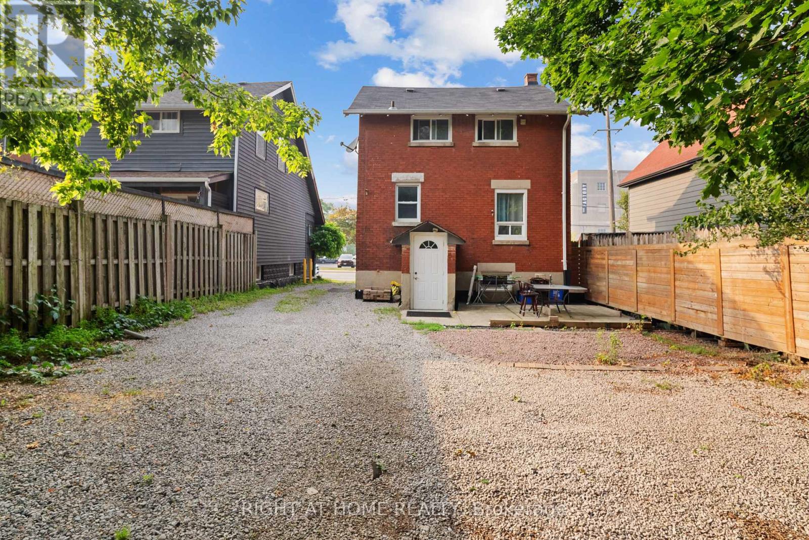 1071.5 FLORENCE STREET - Image 31