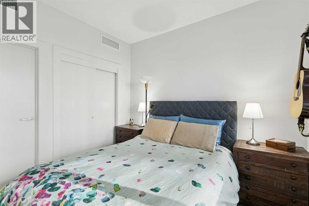 #402 46 9 Street NE - 23