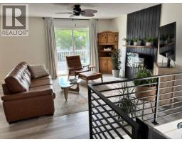Living room - 453 Alexander Avenue, Penticton, BC V2A1E6 Photo 6